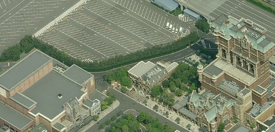 Toy Story Mania will be located between the Broadway Music Theater (right) and the Tower of Terror (left) in what is currently an employee parking lot. Toy Story Mania will be located between the Broadway Music Theater (right) and the Tower of Terror (left) in what is currently an employee parking lot.