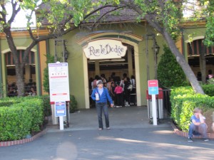 Rue Le Dodge in vibrant Color