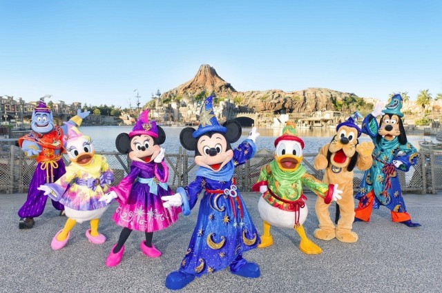Other happenings include Tokyo DisneySea's 10th Anniversary 'Be Magical' which event begins April 23, 2011